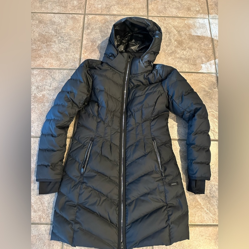 Athleta black puffer parka
